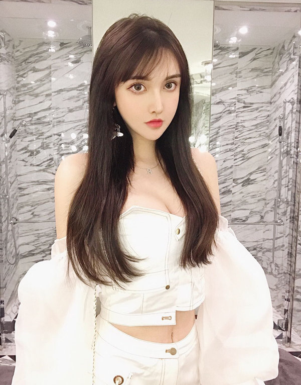 曼谷模特预约微信